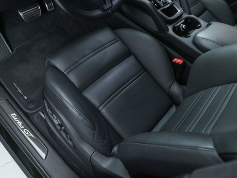 Used 2022 Porsche Cayenne Turbo GT image 24