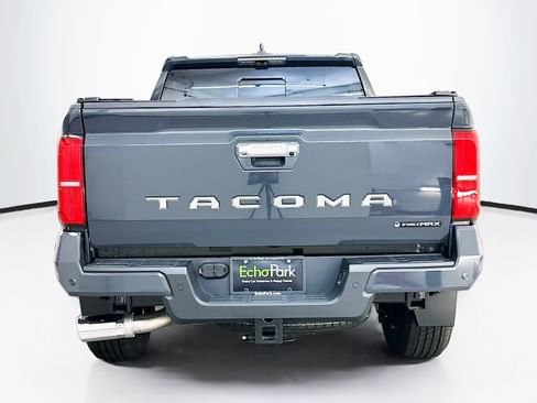 Used 2025 Toyota Tacoma Limited AWD/4WD image 7