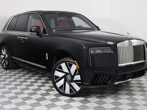 New 2026 Rolls-Royce Cullinan image 9