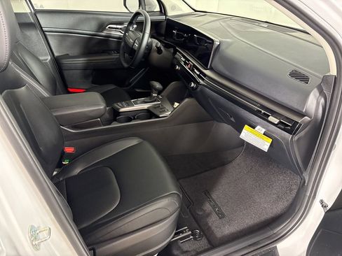 New 2026 Kia Sportage EX FWD image 16