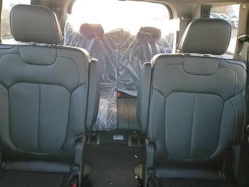 New 2025 Jeep Grand Cherokee L Overland w/ Rear Seat Video Group I AWD/4WD image 21