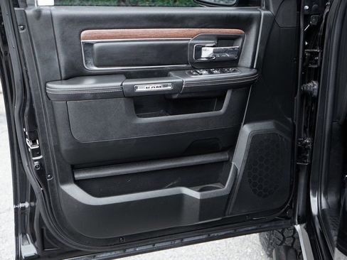 Used 2018 RAM 1500 Laramie image 15