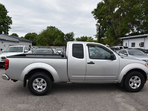 Used 2011 Nissan Frontier SV w/ SV Premium Utility Pkg AWD/4WD image 7