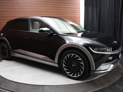 Used 2024 Hyundai Ioniq 5 Limited image 18