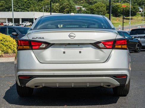 Used 2025 Nissan Altima 2.5 SV FWD image 5