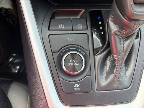 Certified 2025 Toyota RAV4 XLE AWD/4WD image 26