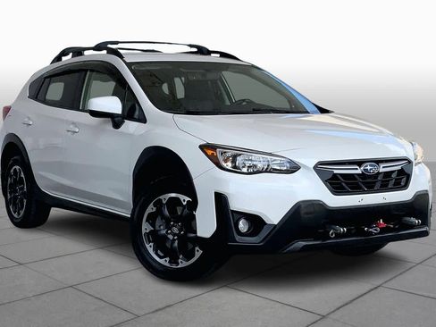 Used 2023 Subaru Crosstrek 2.0i Premium image 3