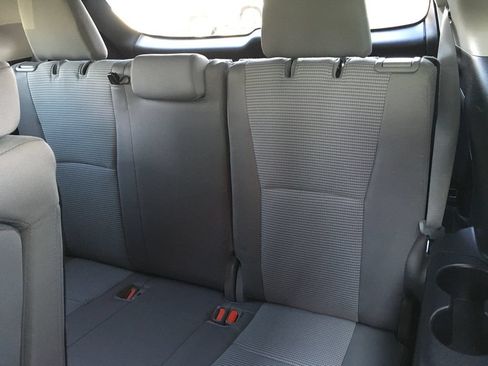 Used 2020 Toyota Highlander LE AWD/4WD image 27