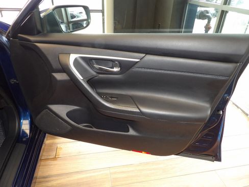 Used 2016 Nissan Altima 2.5 SR image 12