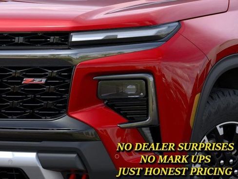 New 2026 Chevrolet Traverse Z71 w/ Enhanced Driving Package image 2