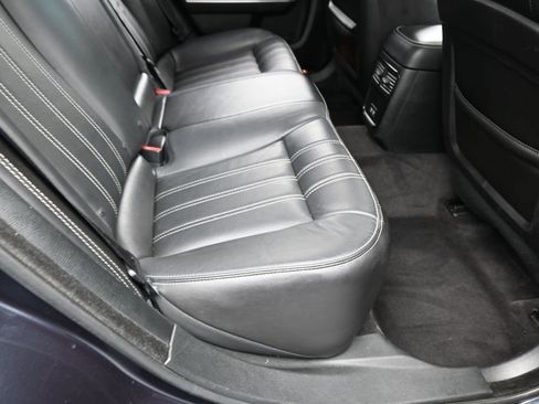 Used 2018 Chrysler 300 S w/ 300S Premium Group RWD image 41