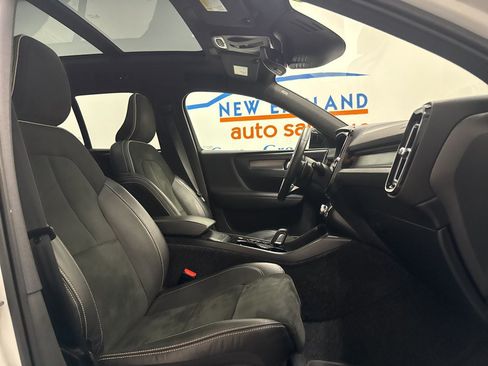 Used 2019 Volvo XC40 T5 R-Design AWD/4WD image 21