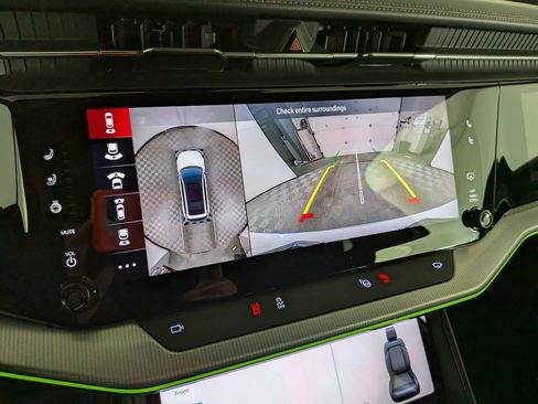 Used 2024 Jeep Wagoneer Launch Edition image 26