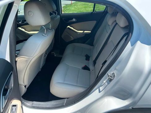 Used 2020 Mercedes-Benz GLA 250 4MATIC image 10