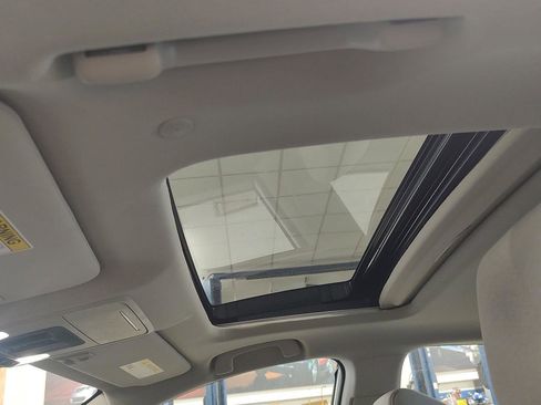 Used 2023 Honda Accord EX image 5