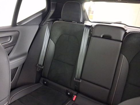 Used 2025 Volvo XC40 B5 Plus AWD/4WD image 18