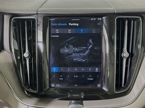 Used 2023 Volvo XC60 B5 Plus w/ Protection Package Premier image 23