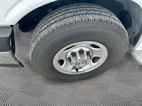 Used 2024 Chevrolet Express 2500 w/ Driver Convenience Package image 29