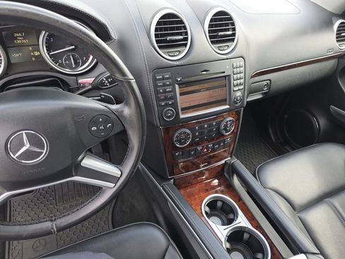 Used 2010 Mercedes-Benz GL 450 4MATIC image 24