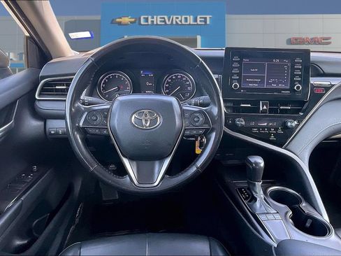 Used 2024 Toyota Camry SE FWD image 8
