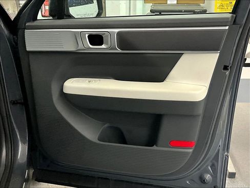 Used 2024 Hyundai Santa Fe SE image 12