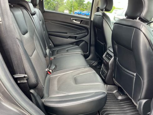 Used 2017 Ford Edge Titanium w/ Equipment Group 301A AWD/4WD image 30