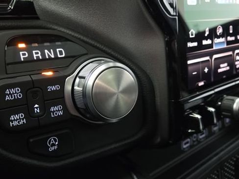 New 2026 RAM 1500 Laramie AWD/4WD image 19