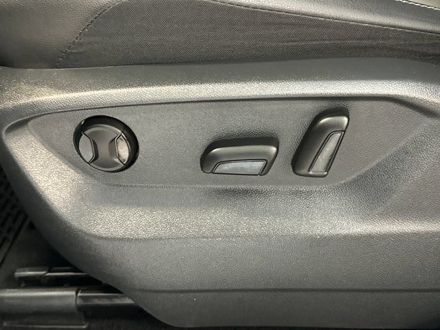 Used 2020 Volkswagen Tiguan SEL AWD/4WD image 23