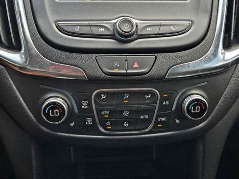 Used 2024 Chevrolet Equinox LT AWD/4WD image 17