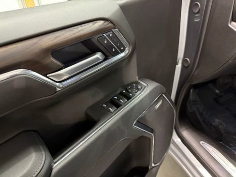 New 2026 GMC Sierra 1500 SLT w/ SLT Convenience Package image 11
