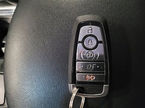 Used 2020 Ford Edge SEL w/ Convenience Package image 32