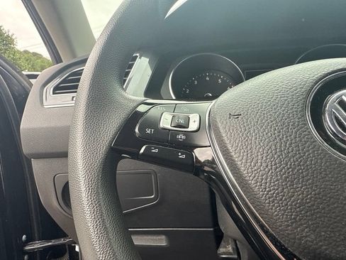 Used 2020 Volkswagen Tiguan S FWD image 9