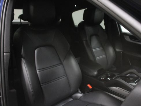 Used 2024 Porsche Cayenne Coupe AWD/4WD image 31