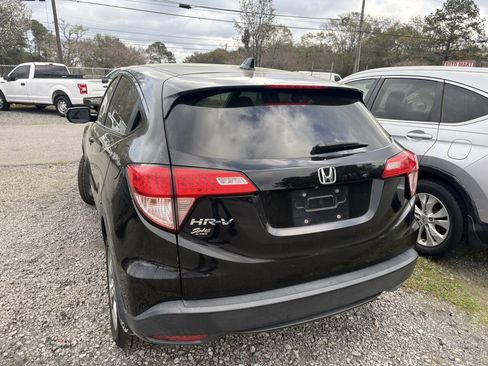 Used 2017 Honda HR-V EX image 7