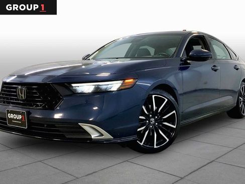 Used 2023 Honda Accord Touring image 1
