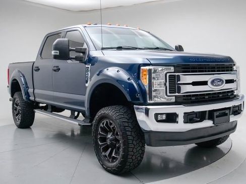 Used 2017 Ford F250 XLT w/ XLT Value Package AWD/4WD image 7