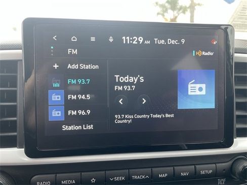 Used 2022 Hyundai Venue Limited image 13