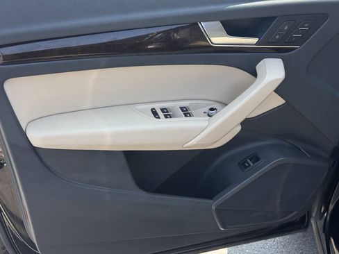 Used 2019 Audi Q5 2.0T Premium w/ Convenience Package AWD/4WD image 9