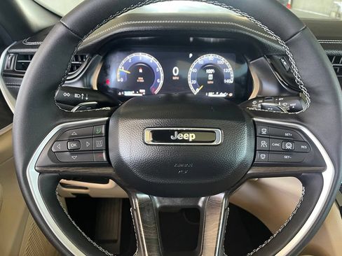 New 2026 Jeep Grand Cherokee L Limited w/ Limited Altitude Package AWD/4WD image 20