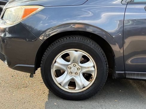 Used 2014 Subaru Forester 2.5i AWD/4WD image 9