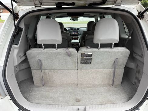 Used 2011 Toyota Highlander Limited w/ Tow Pkg AWD/4WD image 13
