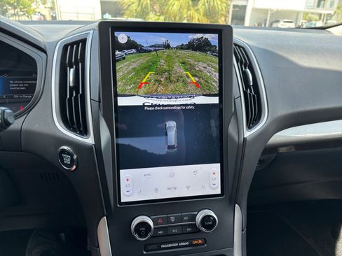 Used 2024 Ford Edge SEL image 17