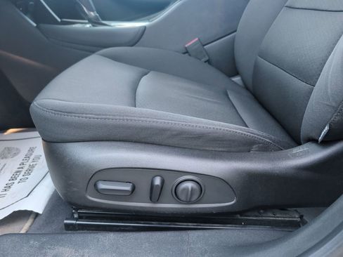 Used 2016 Chevrolet Malibu LT image 9