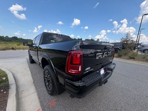 Used 2025 RAM 2500 Limited AWD/4WD image 4
