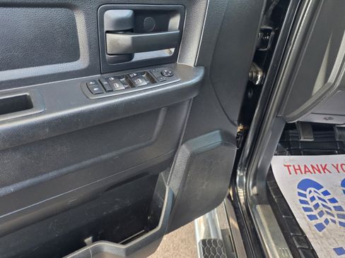 Used 2018 RAM 1500 Express RWD image 12
