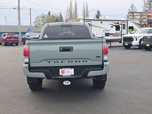 Certified 2022 Toyota Tacoma TRD Sport image 8