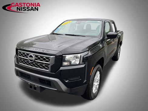 Used 2023 Nissan Frontier SV image 5