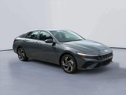 New 2025 Hyundai Elantra SEL