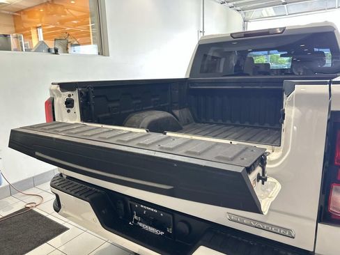 Certified 2020 GMC Sierra 1500 Elevation w/ Elevation Value Package AWD/4WD image 15