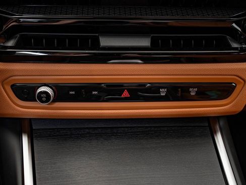 New 2026 BMW 330i xDrive Sedan w/ Premium Package AWD/4WD image 36